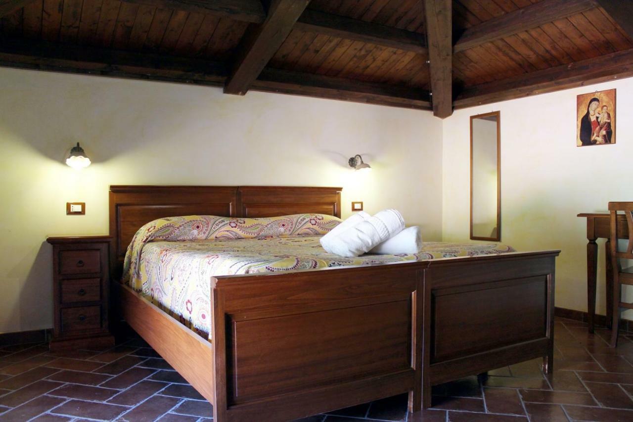 Agriturismo Il Castagneto Падула Екстер'єр фото